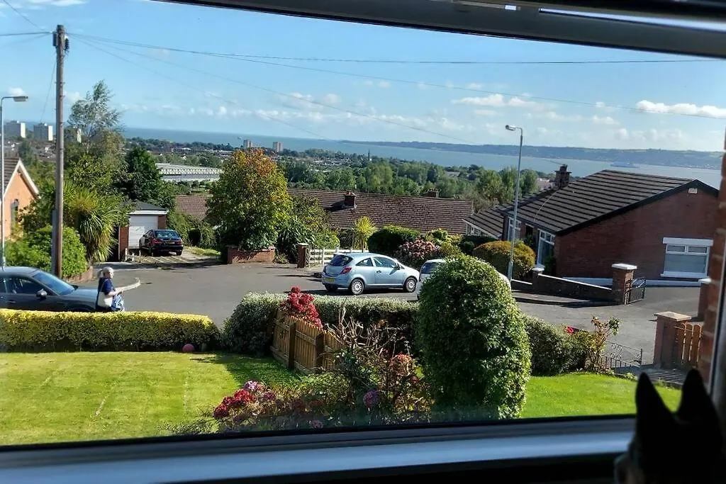 Bellevue Bungalow - Comfortable Home With Amazing Views بلفاست 0*,  المملكة المتحدة