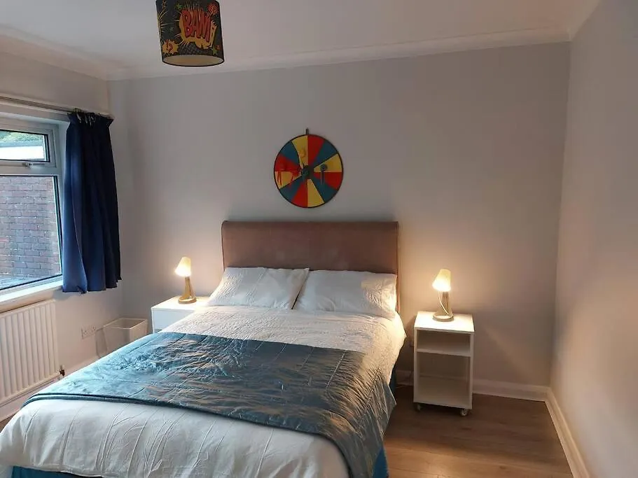 Bellevue Bungalow - Comfortable Home With Amazing Views بلفاست بيت للعطل