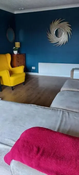 Bellevue Bungalow - Comfortable Home With Amazing Views بلفاست بيت للعطل